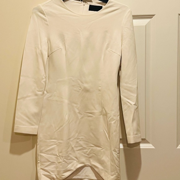 White long sleeved dress size medium with stretch by Black Label - Picture 1 of 3